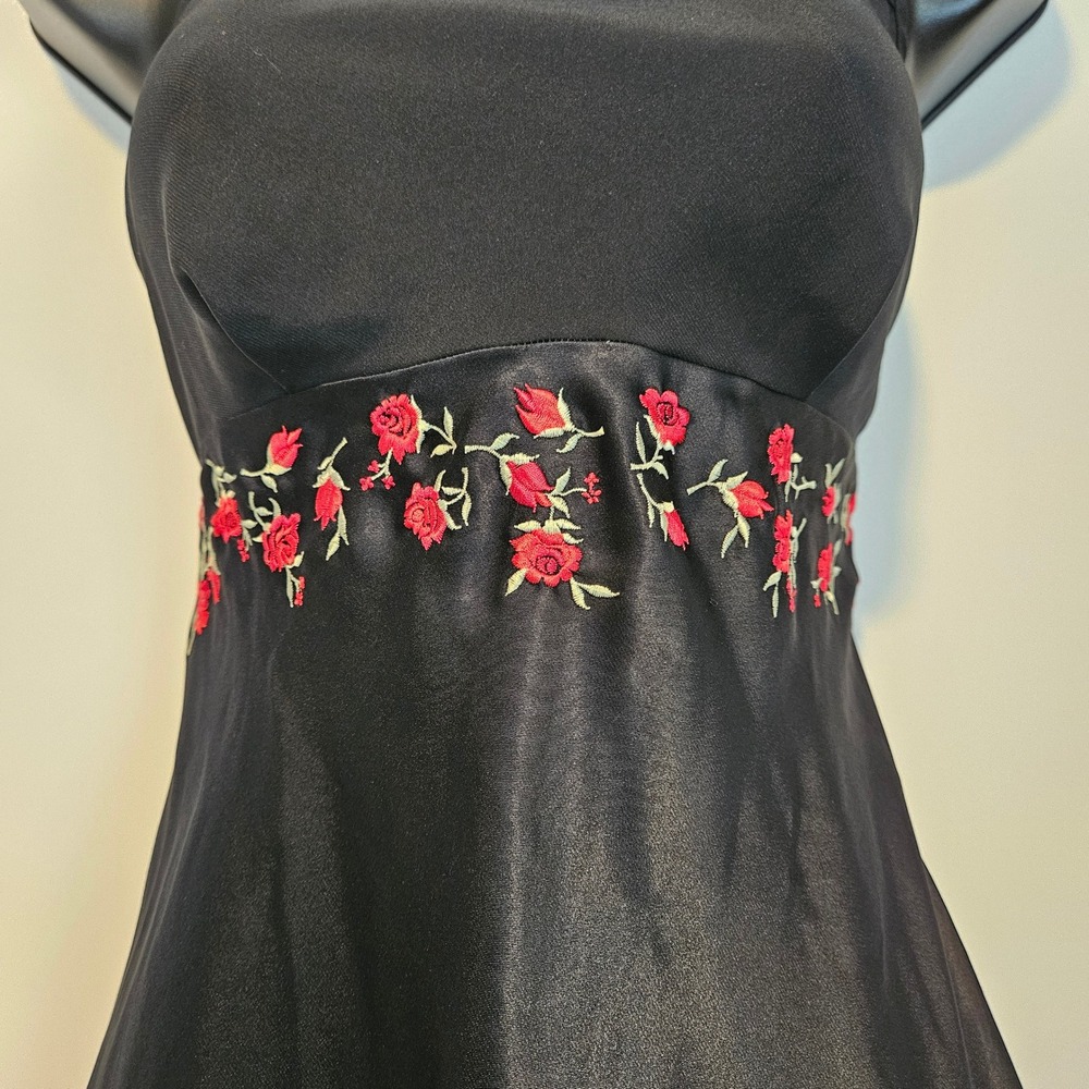 Y2K Black Satin Slip Mini Dress Medium Red Floral Embroidery Empire Waist Hoco - Picture 3 of 11